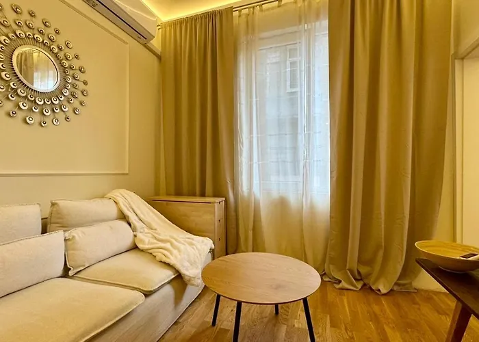 2 Bedrooms On Vitosha Boulevard アパート ソフィア